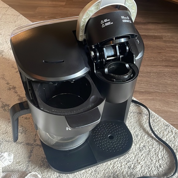 *SOLD* Keurig K-Duo Essentials Single Serve K-Cup Pod & Carafe Coffee Maker - Picture 2 of 3
